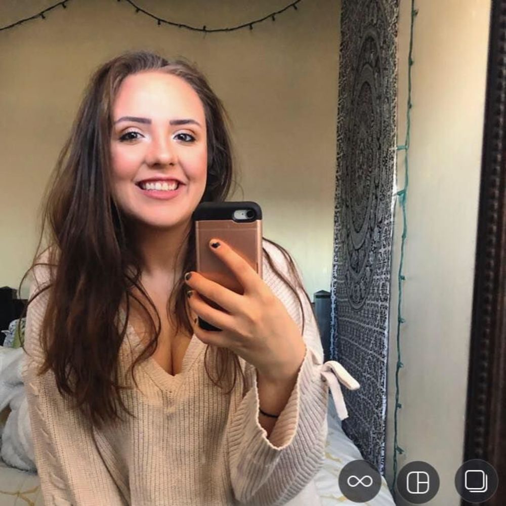 Meet your Posher, Chloe